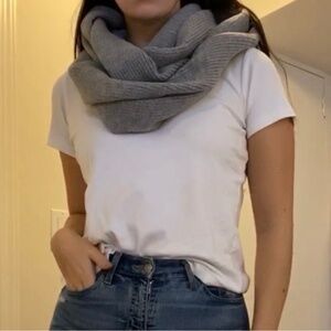 NWOT✨ Red Dragons Infinity Scarf
